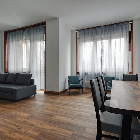 Joivy Chic 3-Bed Flat Near Colonne Di San Lorenzo Milan Bagian luar foto