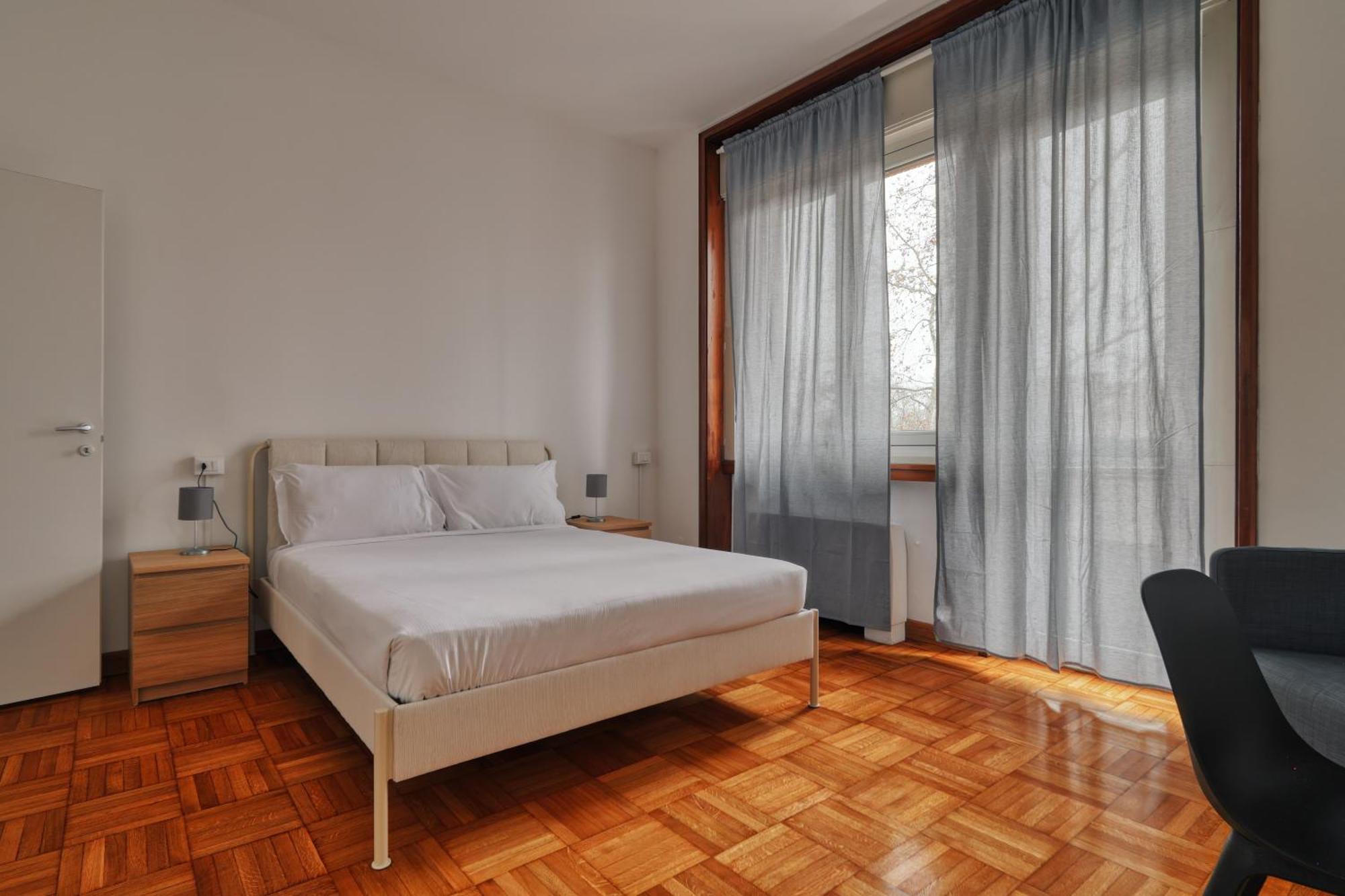 Joivy Chic 3-Bed Flat Near Colonne Di San Lorenzo Milan Bagian luar foto