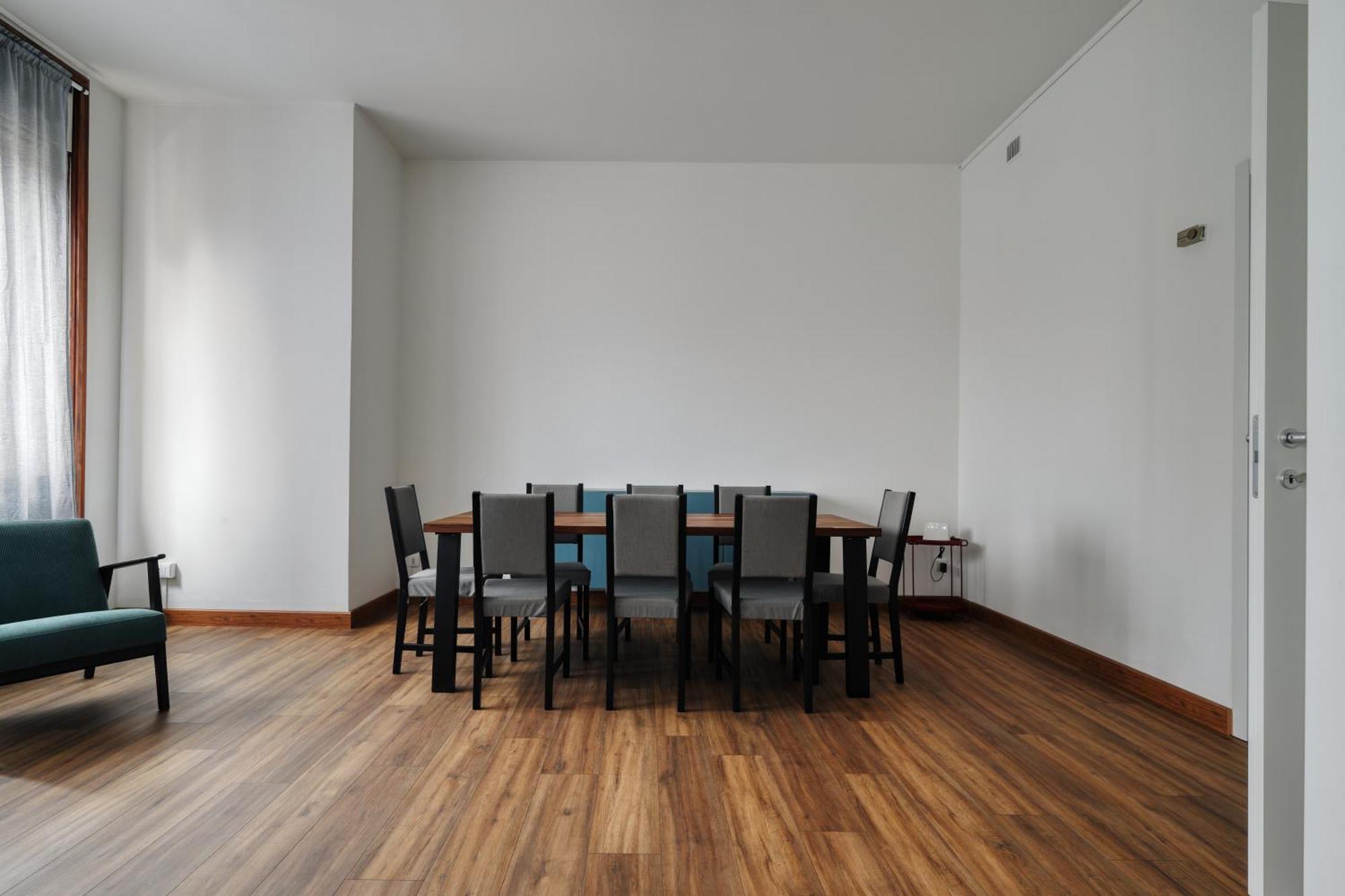 Joivy Chic 3-Bed Flat Near Colonne Di San Lorenzo Milan Bagian luar foto