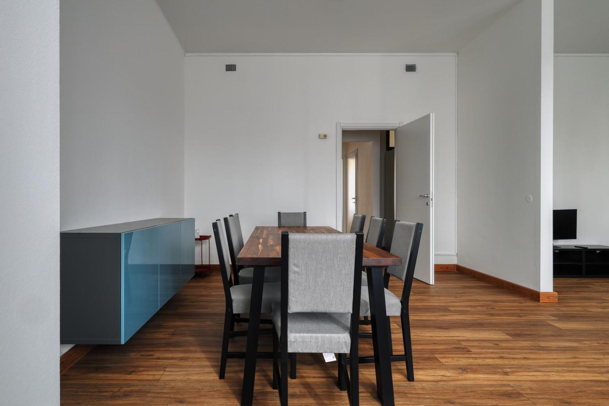 Joivy Chic 3-Bed Flat Near Colonne Di San Lorenzo Milan Bagian luar foto