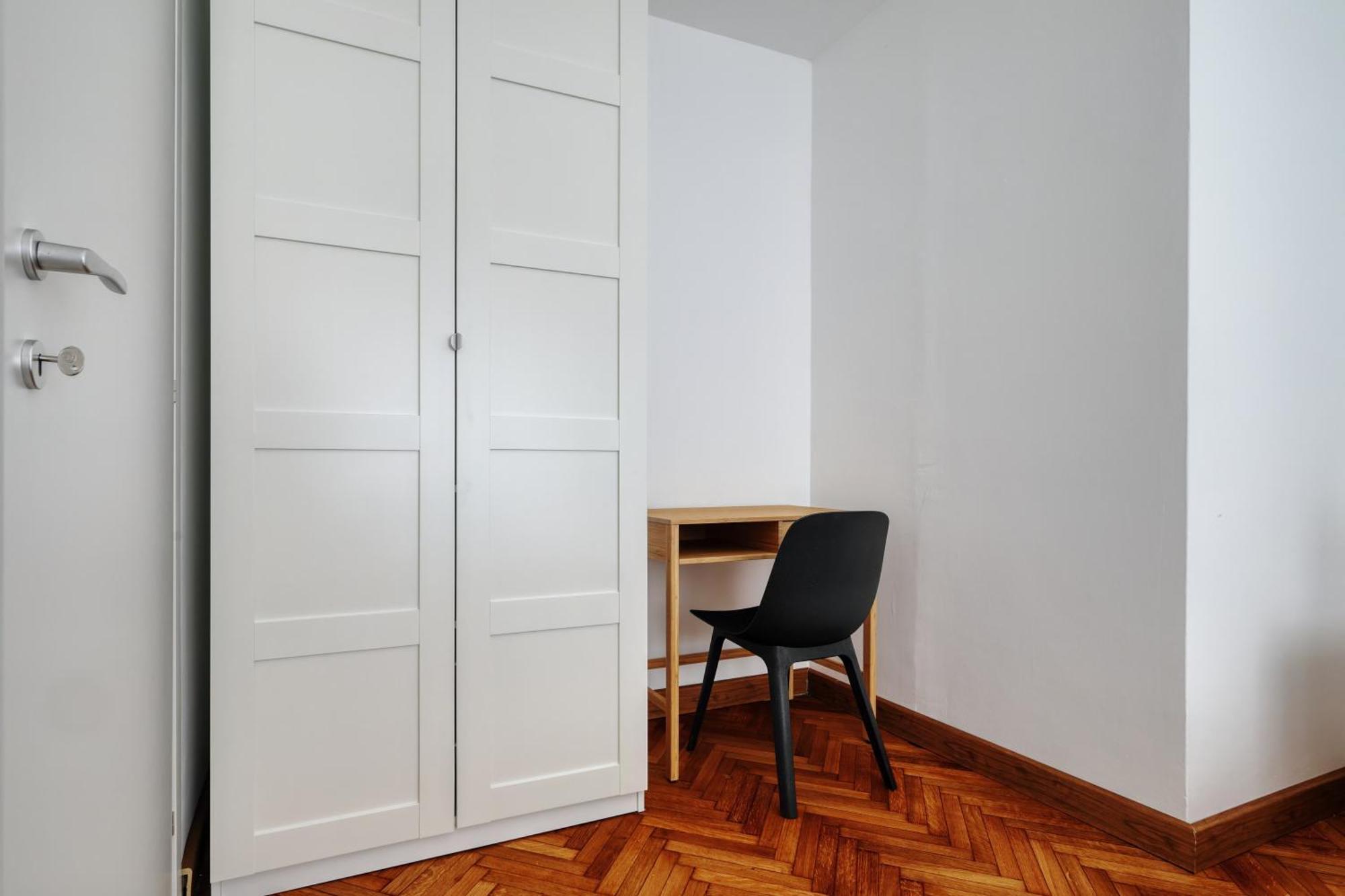 Joivy Chic 3-Bed Flat Near Colonne Di San Lorenzo Milan Bagian luar foto