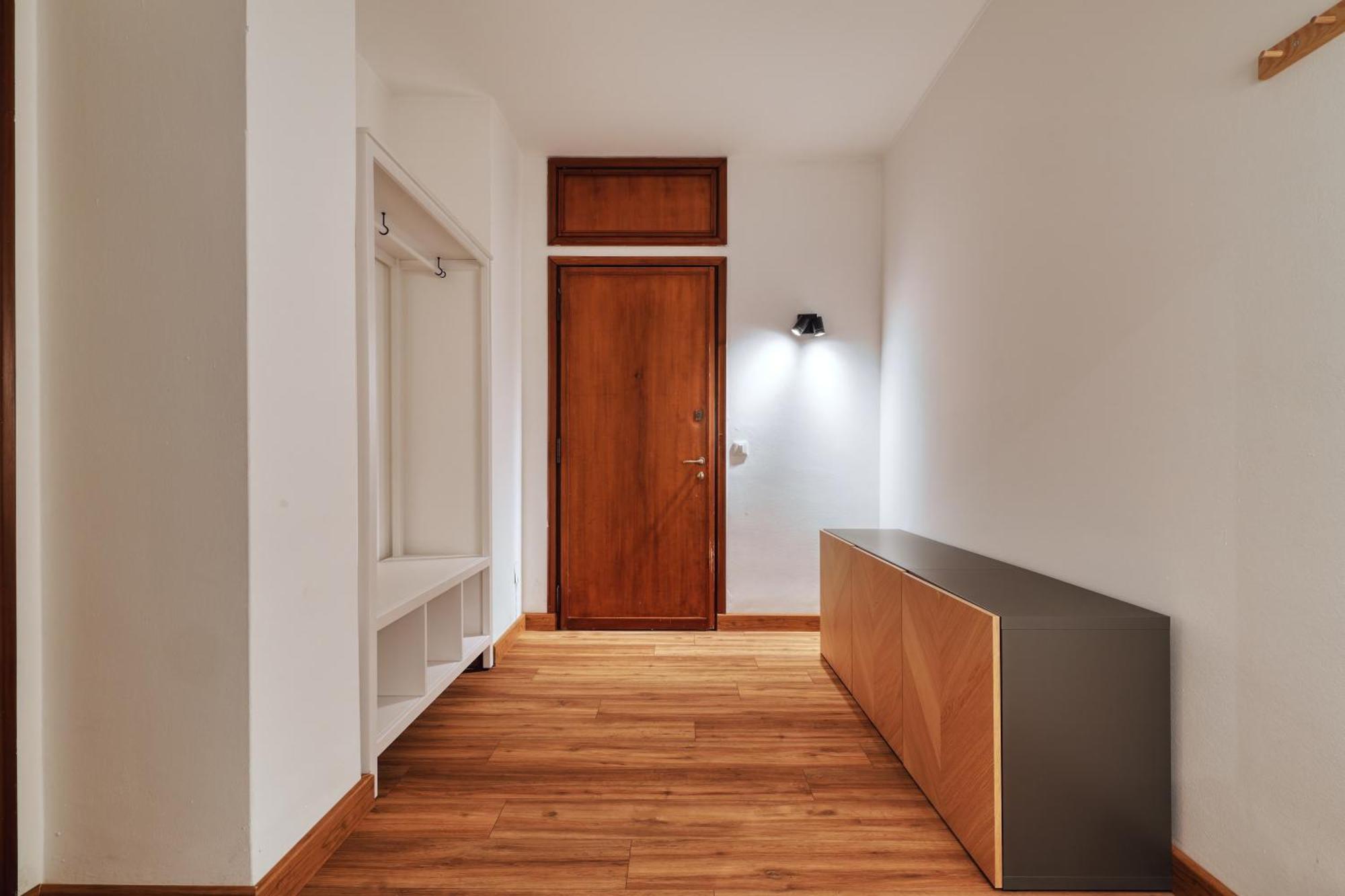 Joivy Chic 3-Bed Flat Near Colonne Di San Lorenzo Milan Bagian luar foto
