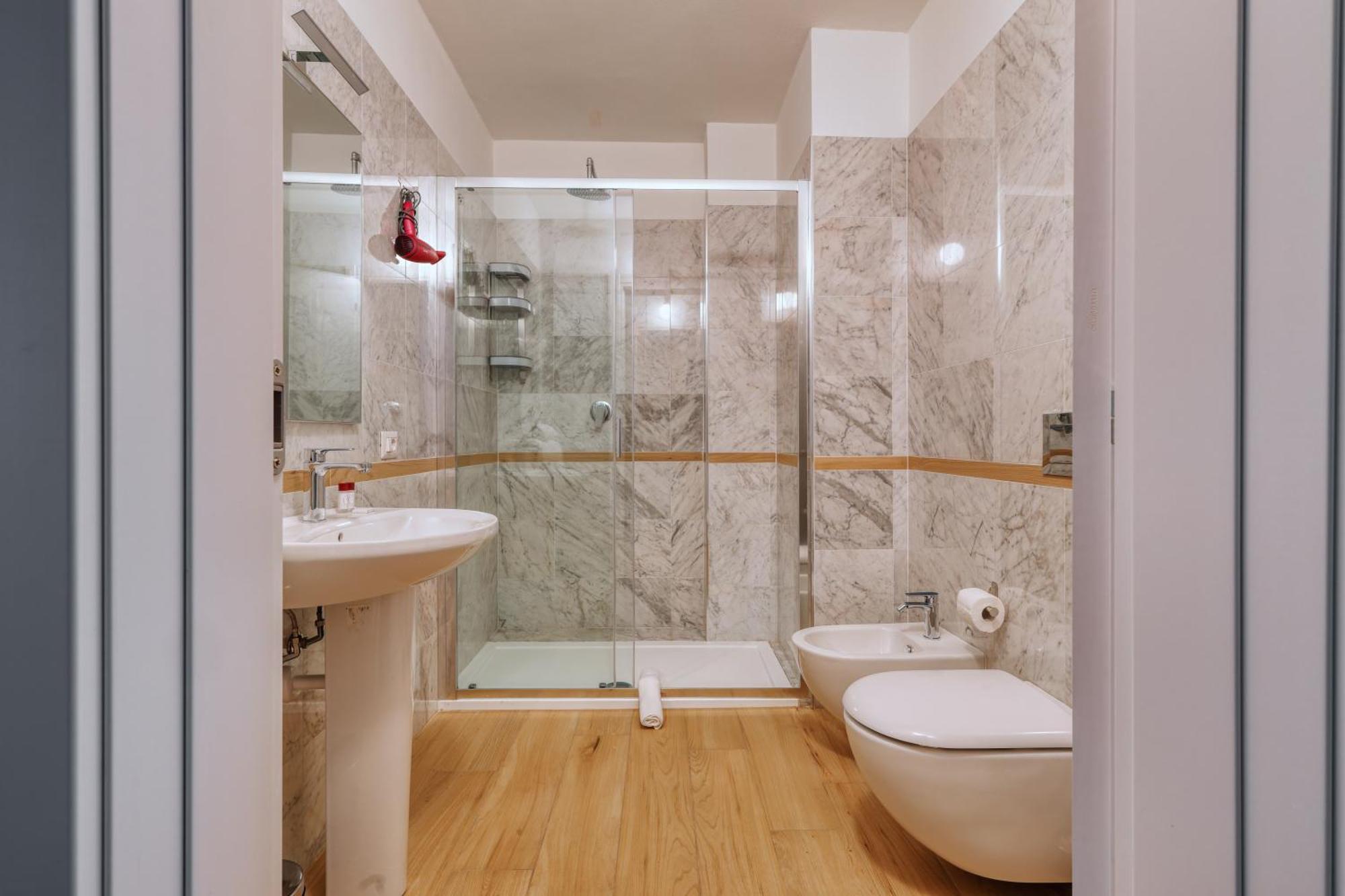 Joivy Chic 3-Bed Flat Near Colonne Di San Lorenzo Milan Bagian luar foto