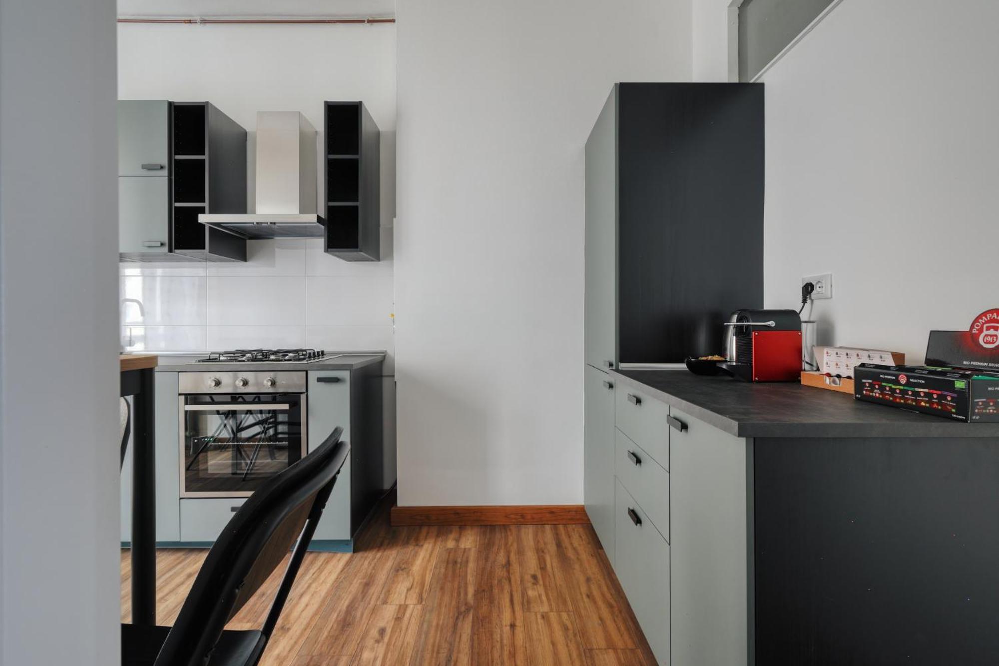 Joivy Chic 3-Bed Flat Near Colonne Di San Lorenzo Milan Bagian luar foto