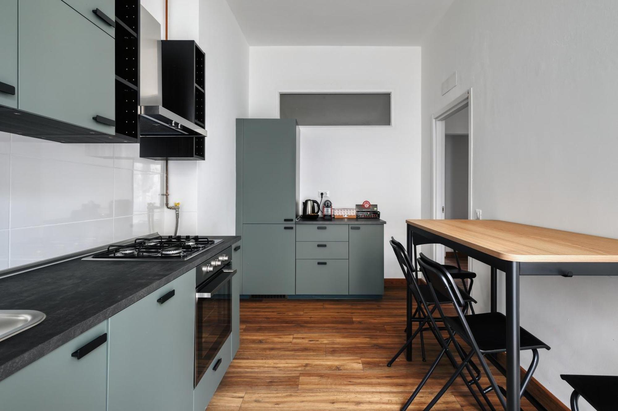 Joivy Chic 3-Bed Flat Near Colonne Di San Lorenzo Milan Bagian luar foto