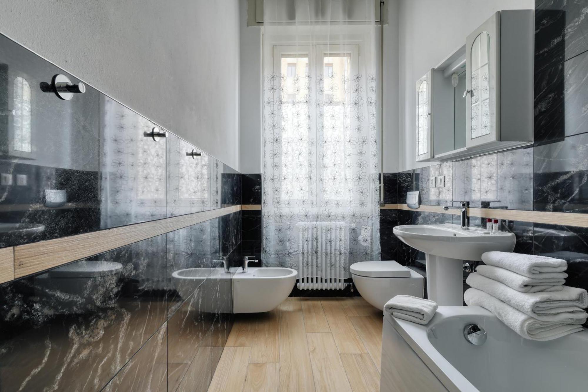 Joivy Chic 3-Bed Flat Near Colonne Di San Lorenzo Milan Bagian luar foto